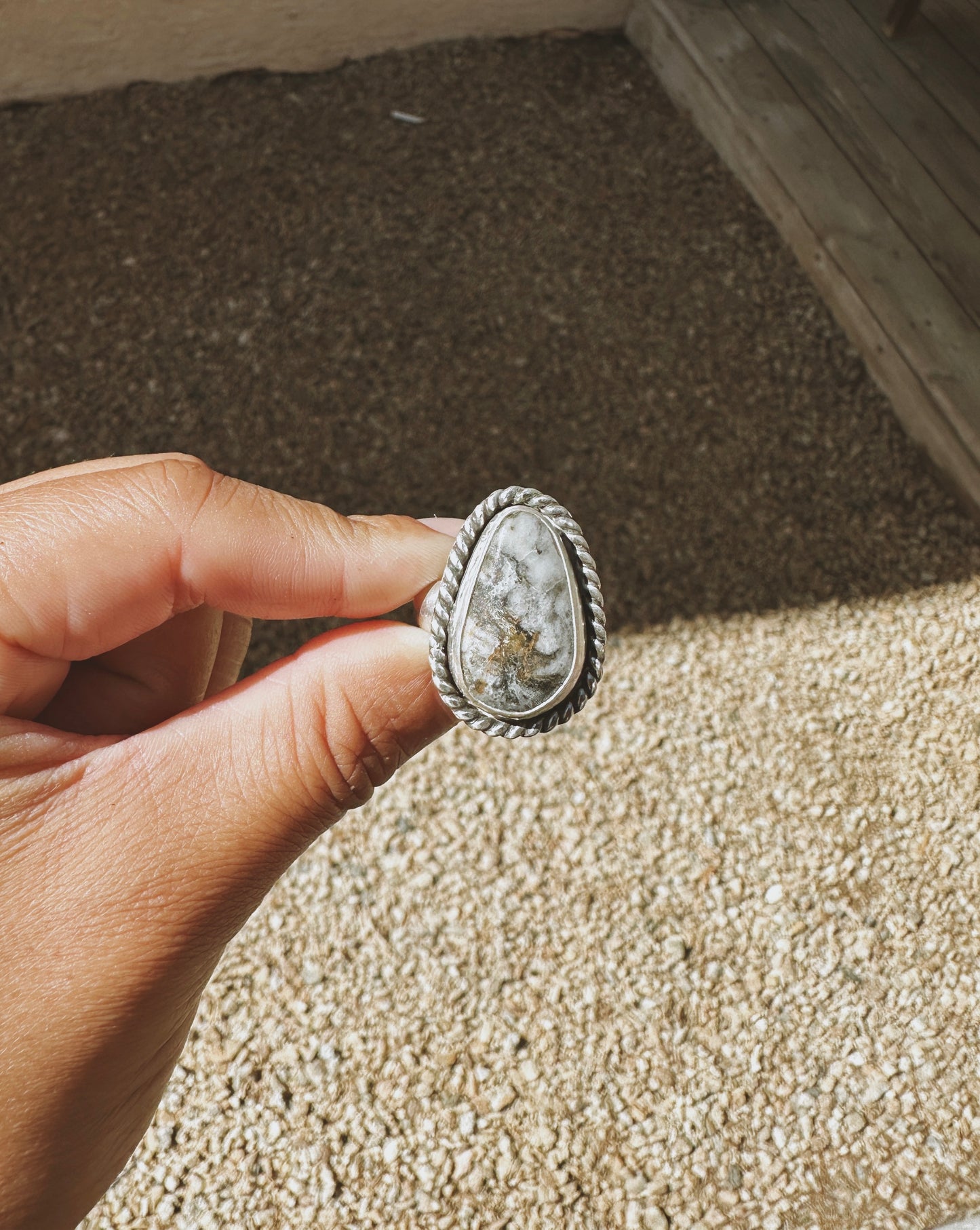 White Buffalo Ring <Size 7>